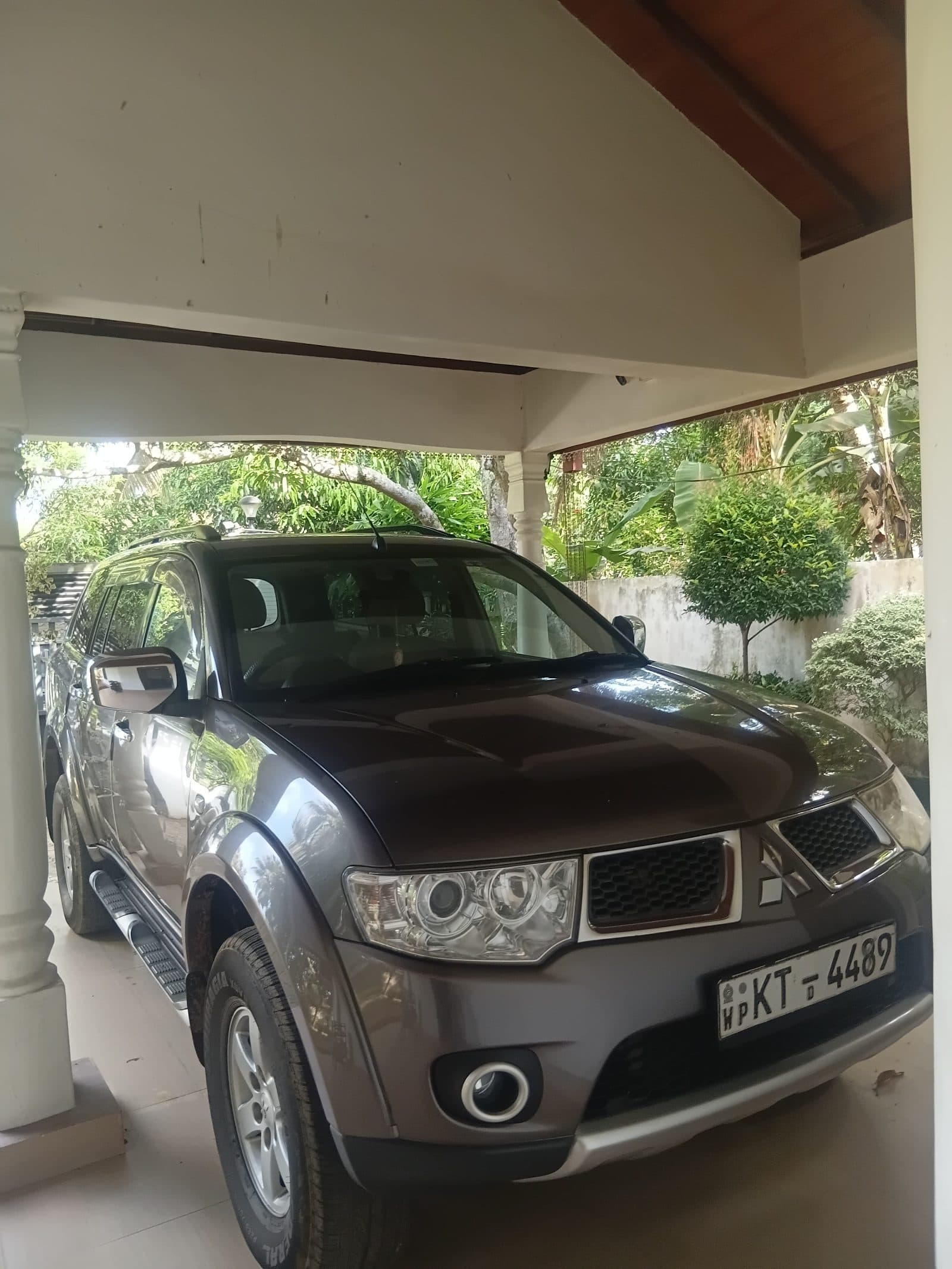Mitsubishi Montero Sport 2012